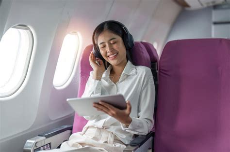 how to listen to music on an airplane: choosing the right headphones for your journey